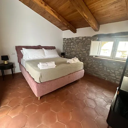 Bed & Breakfast La Mansarda Castellabate