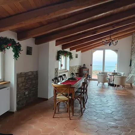 La Mansarda Bed & Breakfast *