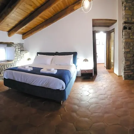Bed & Breakfast La Mansarda Castellabate